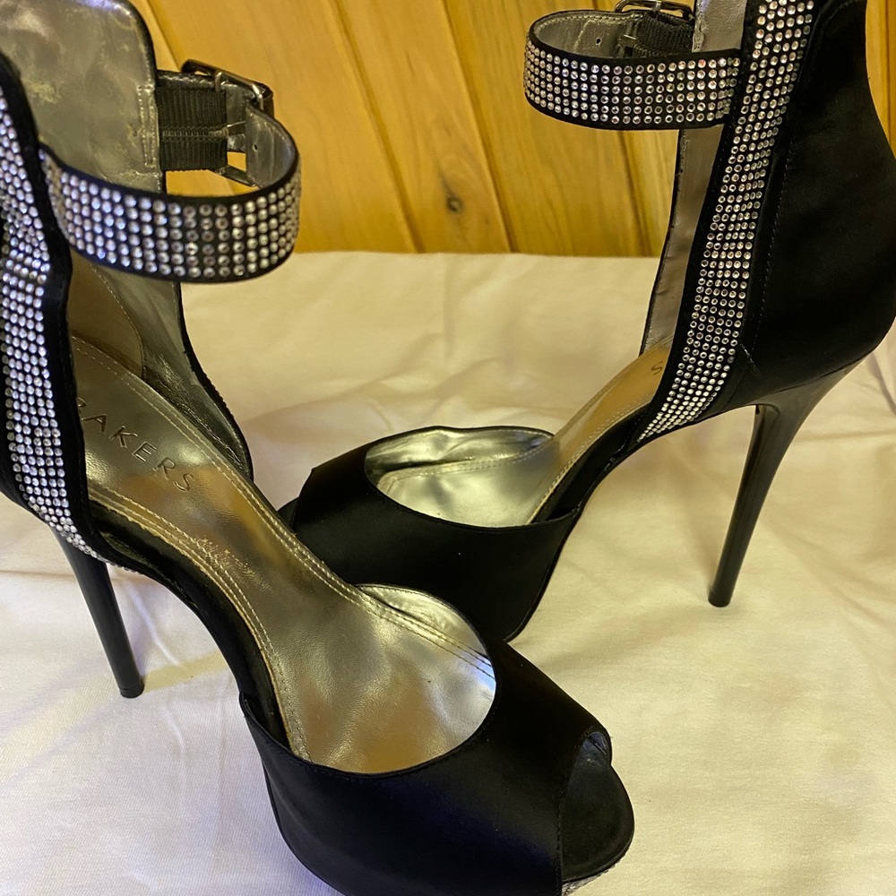 Bakers Danea -stiletto with ankle strap peep toe